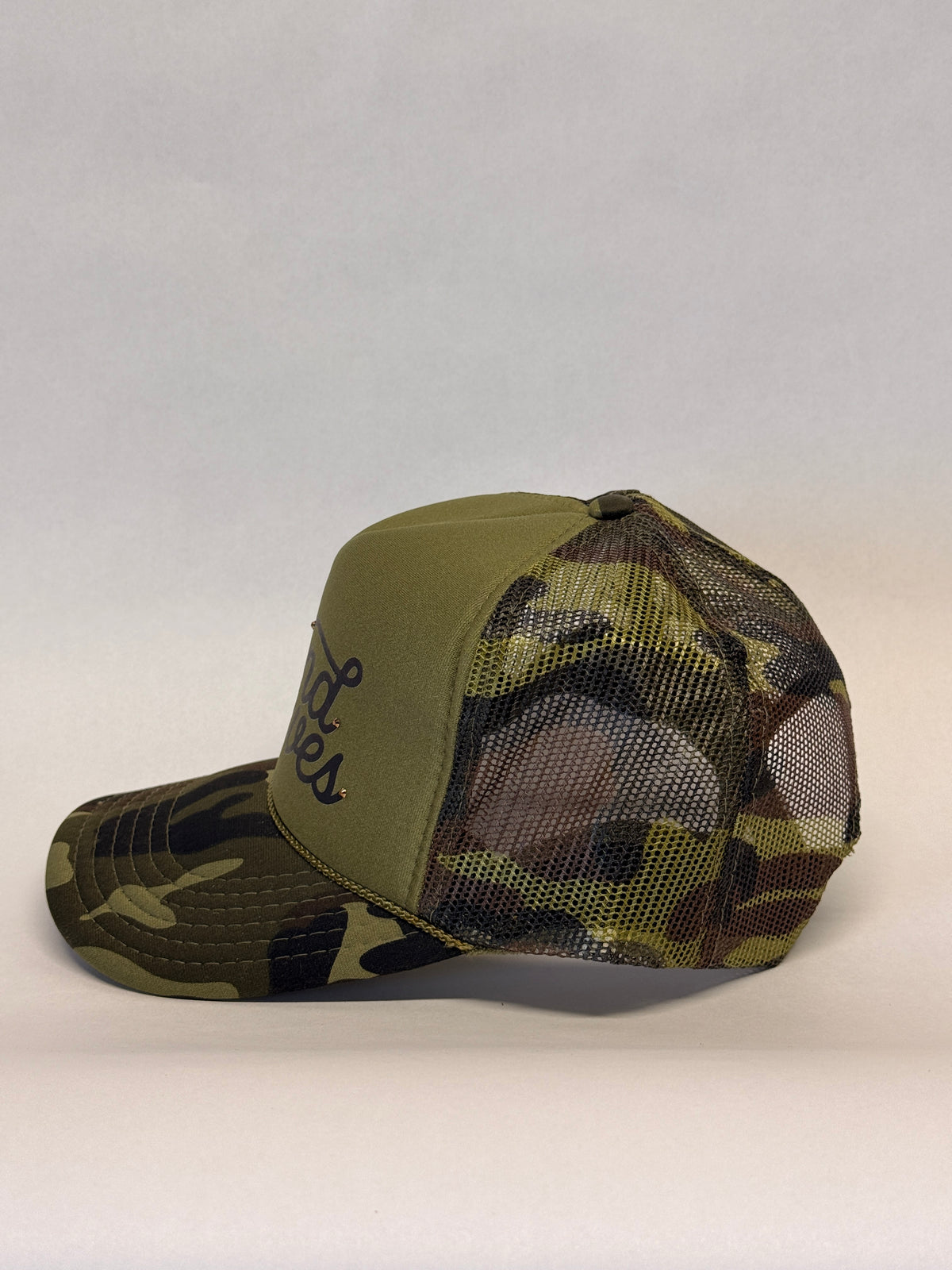 BAND REEVES Camo Foam Trucker Hat